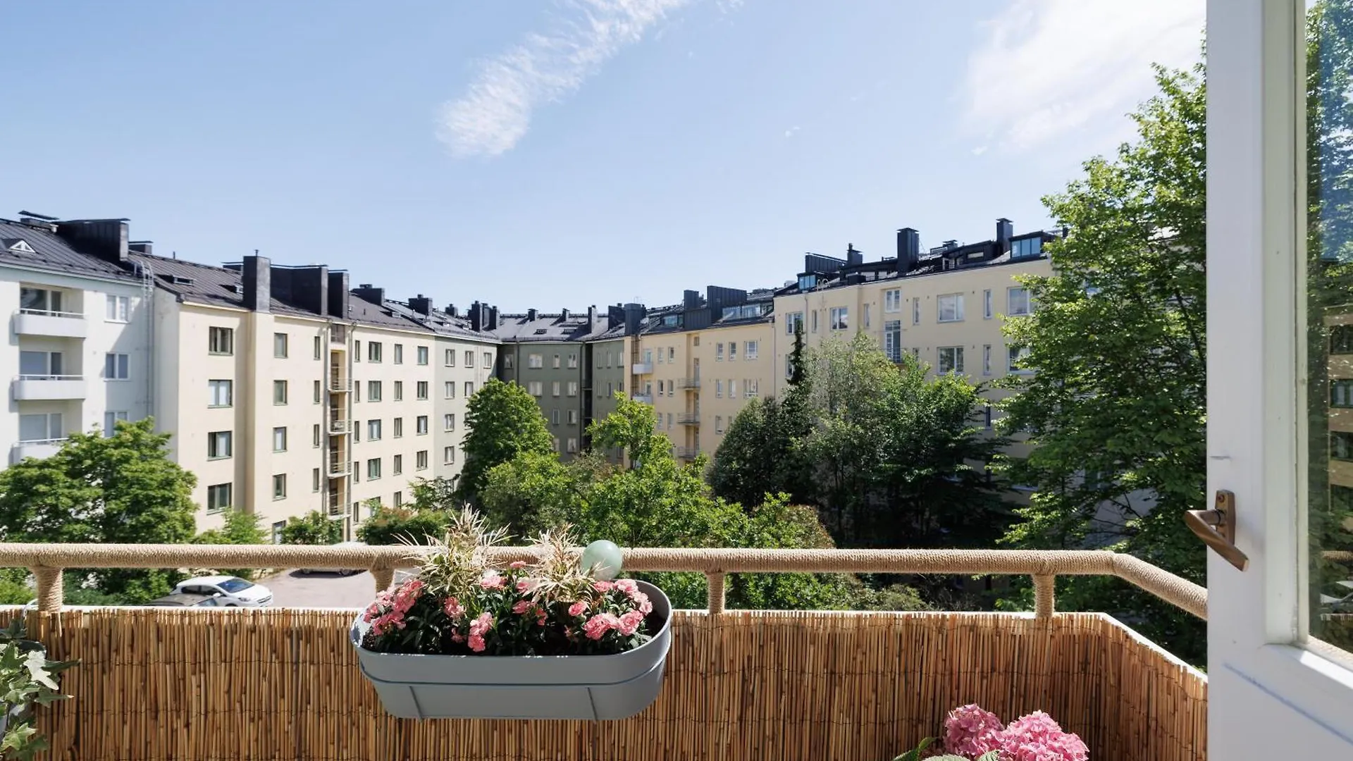 Grand Lotus Suite 96 M2, Parkkipaikka Apartment Helsinki