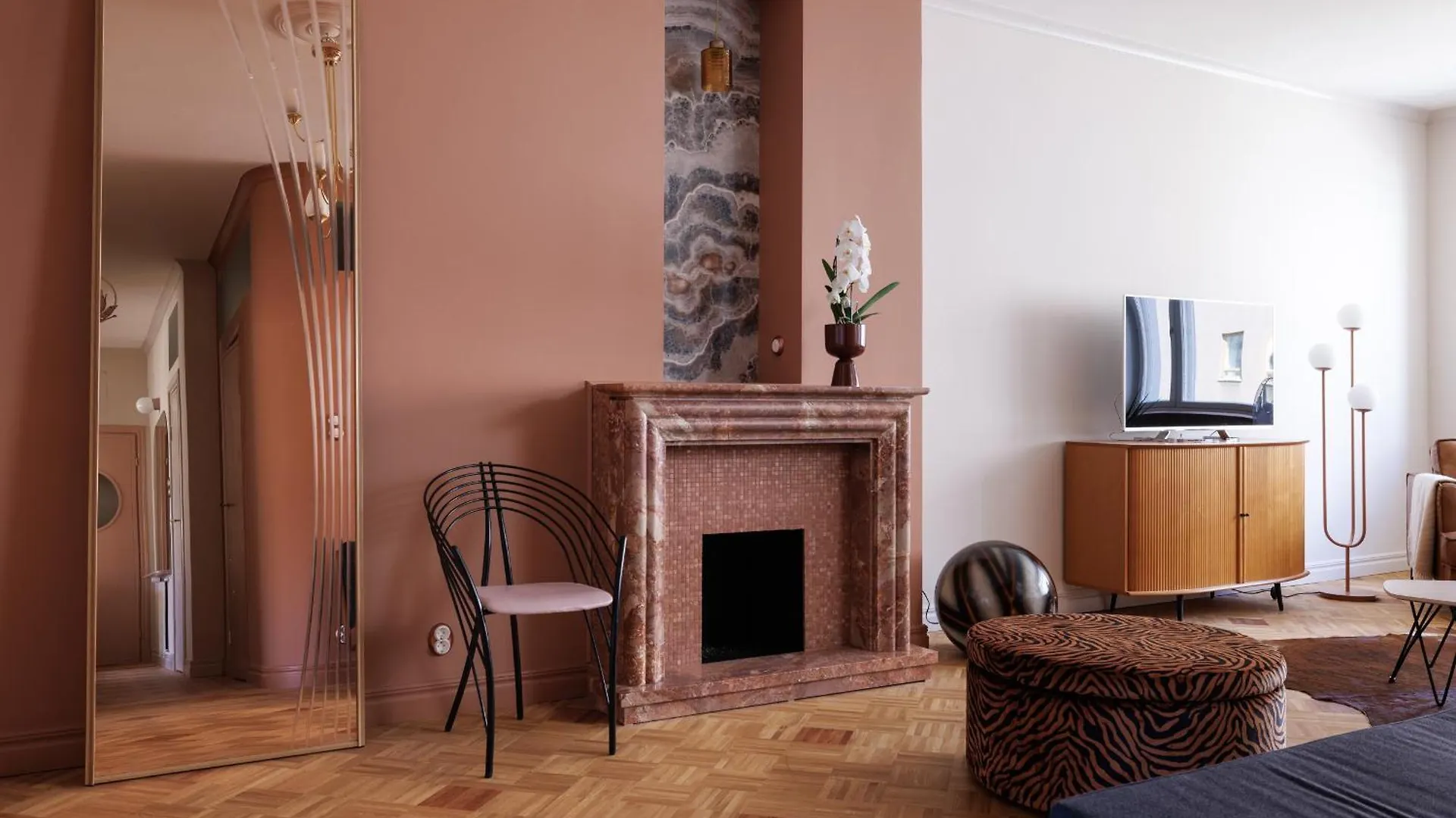 Grand Lotus Suite 96 M2, Parkkipaikka 0*, Helsinki